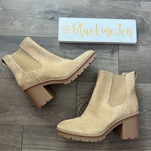 Vince. Henderson Suede Lug Sole Chelsea Boots NWOT